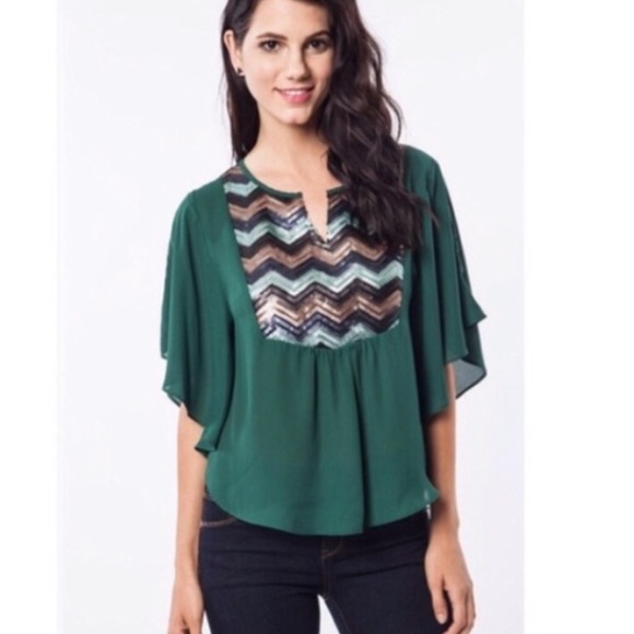 UMGEE‎ Green Glitz And Glam Batwing Top - Picture 1 of 7
